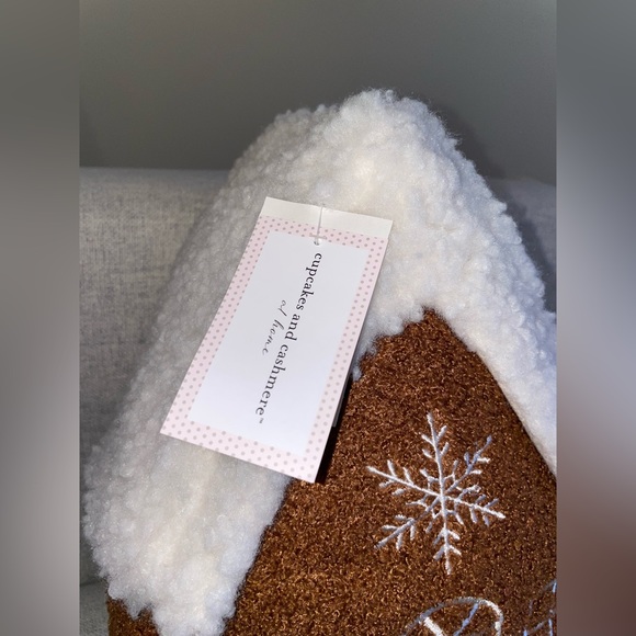 Homegoods cupcakes and cashmere Gingerbread House Pillow - Picture 4 of 4